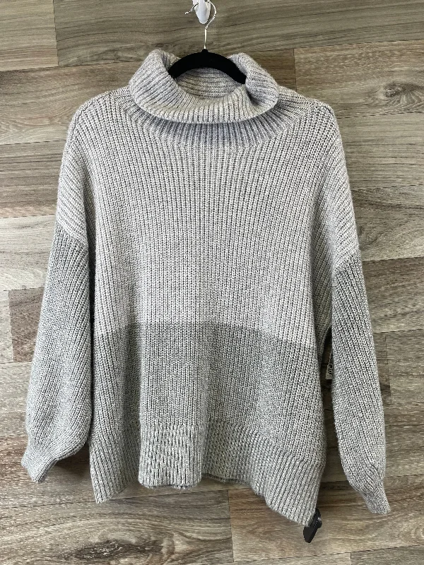 Sweater By American Eagle In Grey, Size: Xs