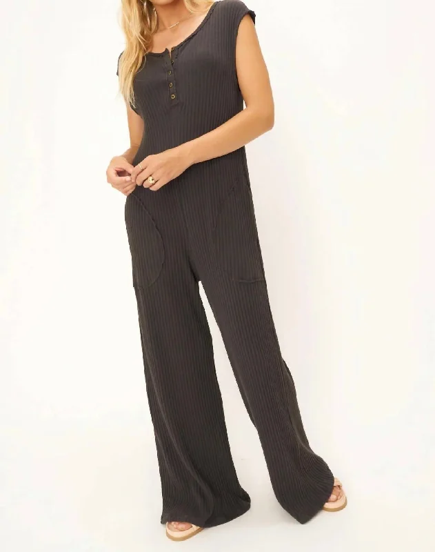 Women's Plus-Size Outfit Frida Henley Sweater Rib Jumpsuit In Black